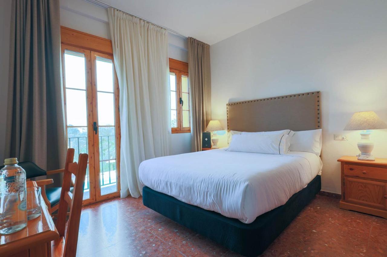 Setenil De Las Bodegas Hotel Tugasa El Almendral מראה חיצוני תמונה